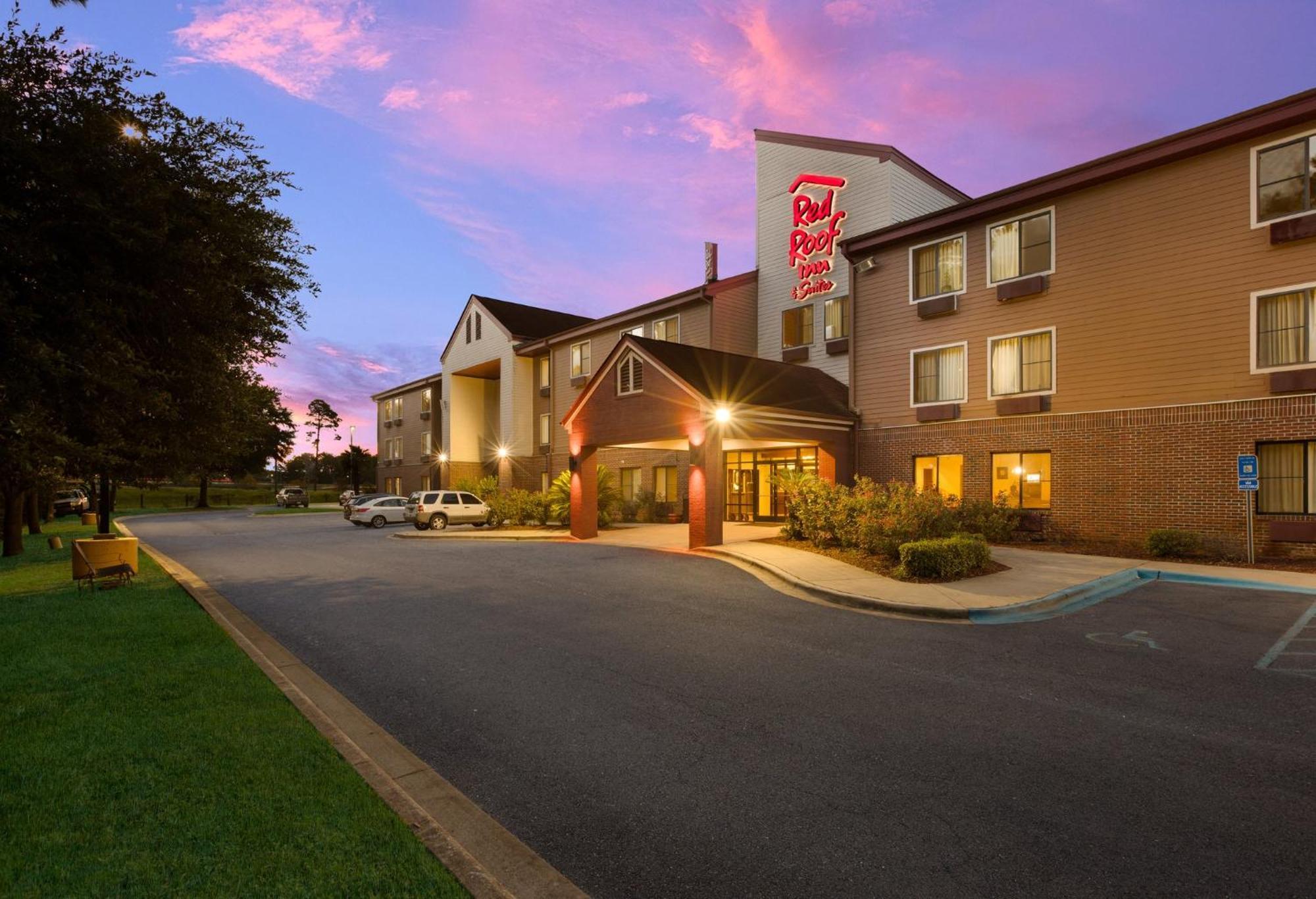 Red Roof Inn & Suites Savannah Airport Pooler Exterior foto