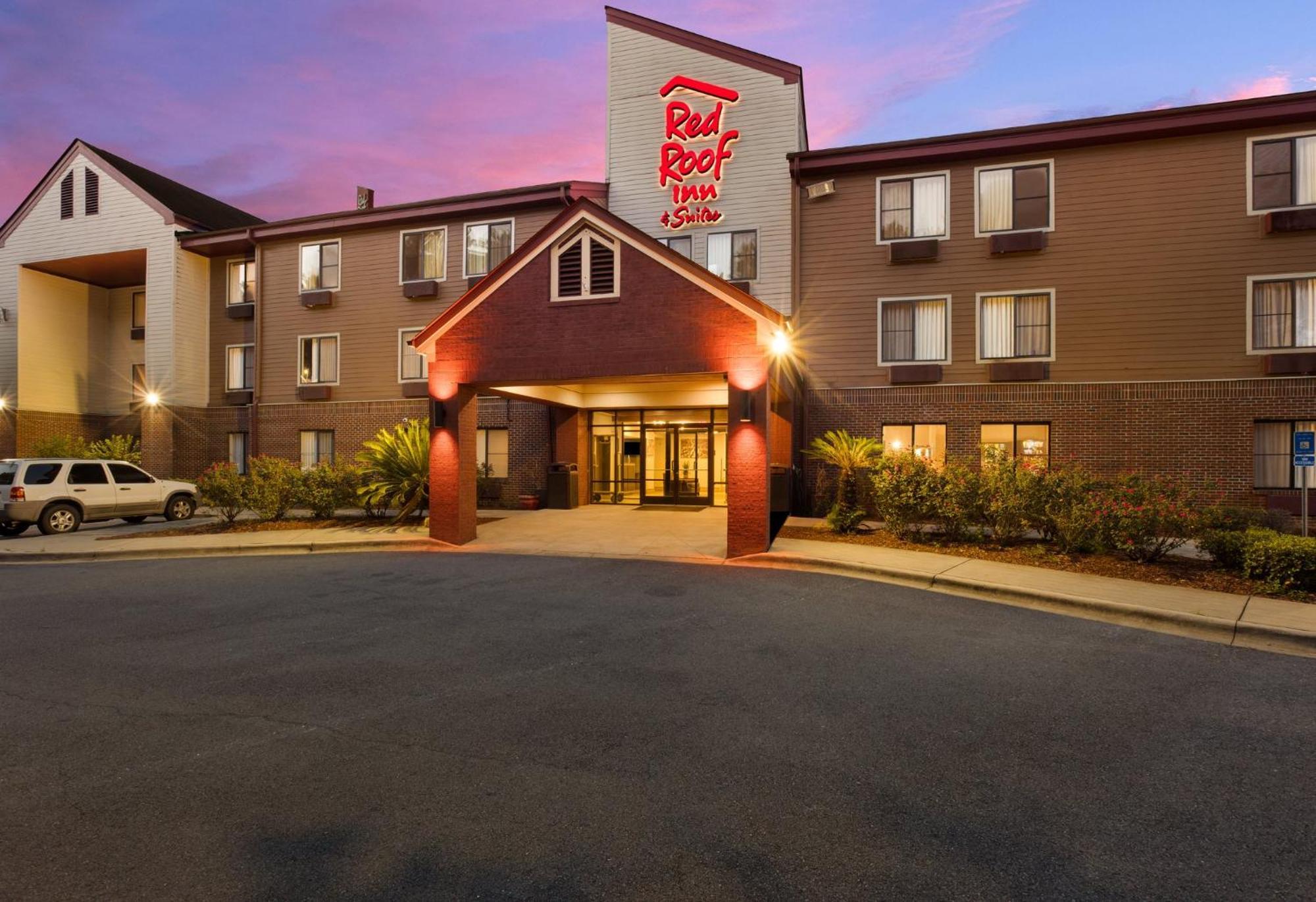 Red Roof Inn & Suites Savannah Airport Pooler Exterior foto