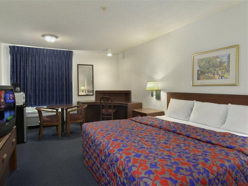 Red Roof Inn & Suites Savannah Airport Pooler Quarto foto